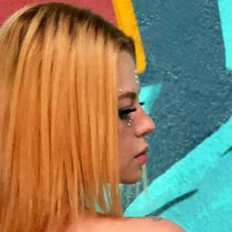 waifu nextdoor top nackten bilder