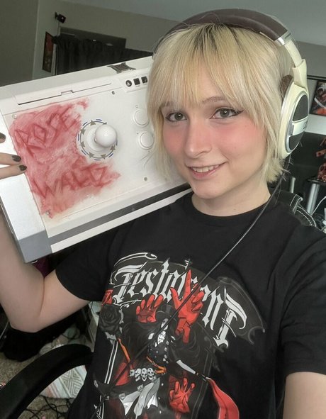 RoseWaltzEX schauspielerin nette fotos