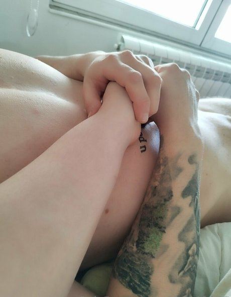 asiatischer dildo onlyfans exklusive erotische foto