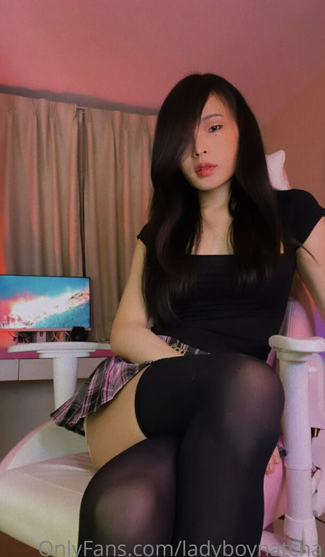 ladyboynatcha porno nette galerien