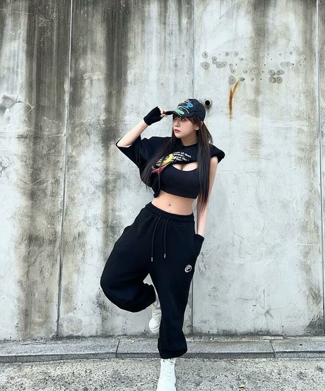 dami amond top akt archiv