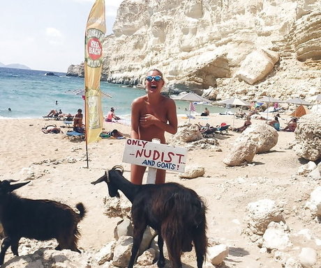 Danni Menzies sex galerie