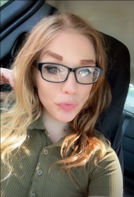 Nicole Golomski erotische bilder