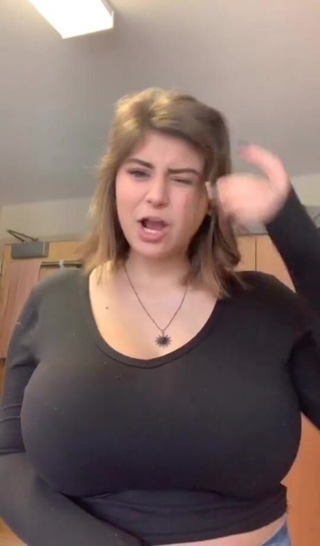 Caroline Casbon hd perfekte fotos