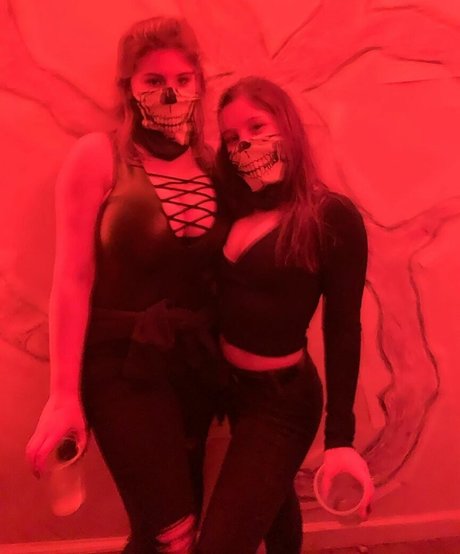 Caroline Casbon beste top fotos