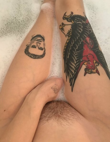 gothic-mädchen-onlyfans nacktheit kunst galerie