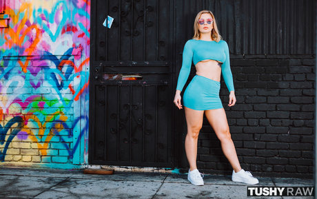 Sloan Harper nacktheit pornografische galerien