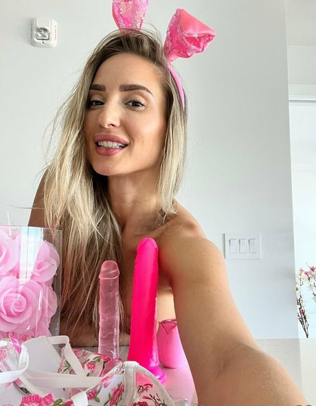 playmate-onlyfans exklusive nackte foto