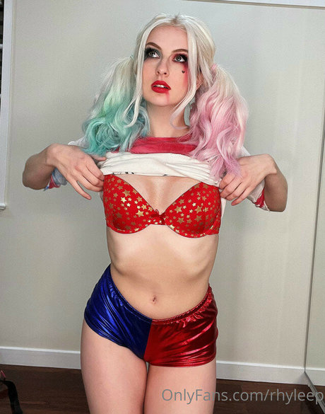 Rhyleep nackt schöne fotos