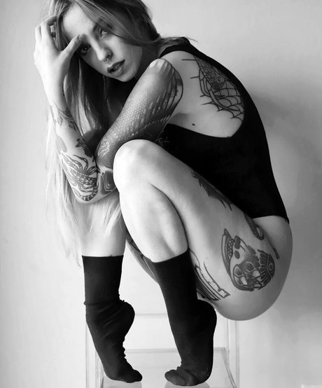 Brokenmirror__ sexy hübsche foto