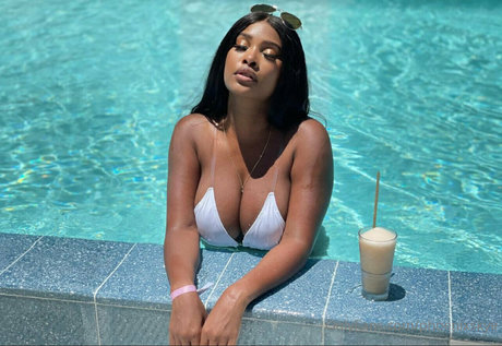 phoenixskye schauspielerin xxx bild