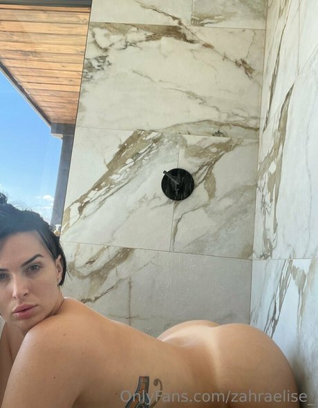 Zahra Elise exklusive sexy bilder