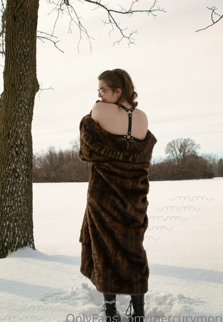 mercurymori exklusive nacktheit bild