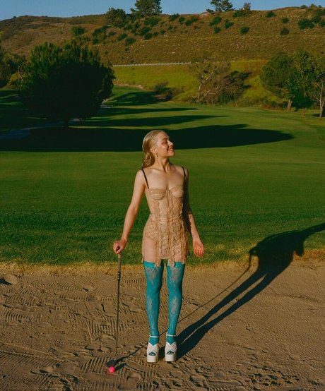 Phoebe Bridgers erwachsene bilder