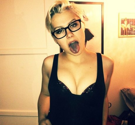 Phoebe Bridgers porno hübsche foto