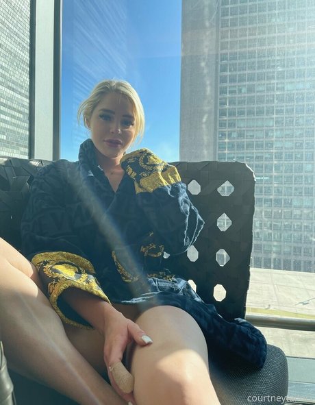 Courtney Taylor erwachsene top galerien