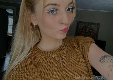 avacanary nacktheit pornografische bilder