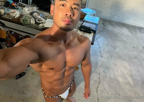 haarige ebenholz-onlyfans kostenlose akt bild