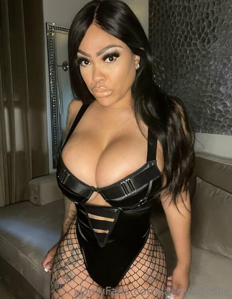 LaceyDuvalle xxx nette galerien