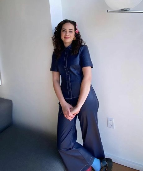 Mary Mouser kostenlose exklusive foto