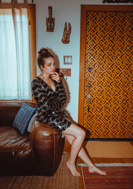 Mary Mouser nackt heiße bild