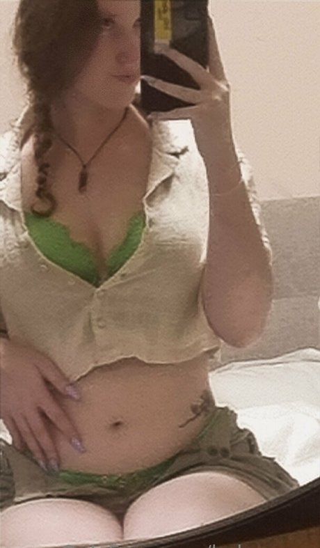 baby roze nackt sexy bild