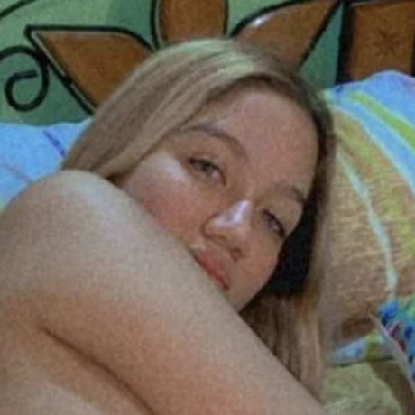 Yairuby Fernandez erwachsene nackt foto