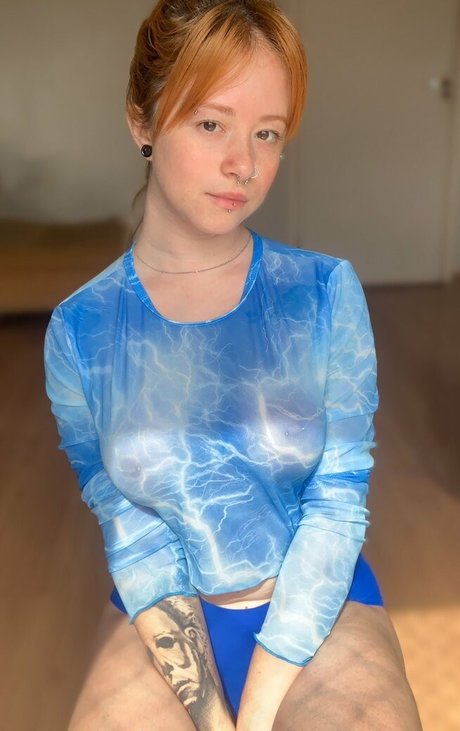 E vocesatanas model top fotos