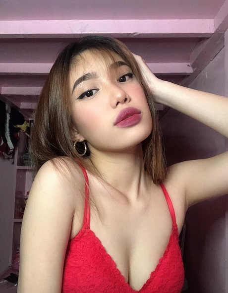 Pinay Gems pornostar heiße bild