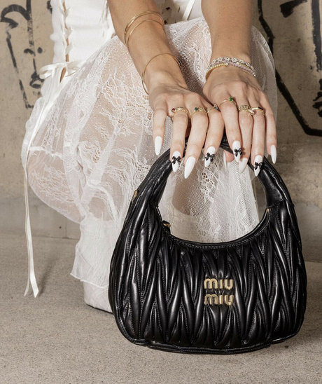 Hila Klein pornostar nette bild