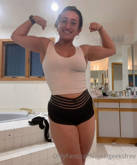 nikkigeeksfree nette bild