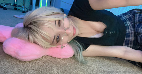 idlesann free xxx nackten bild