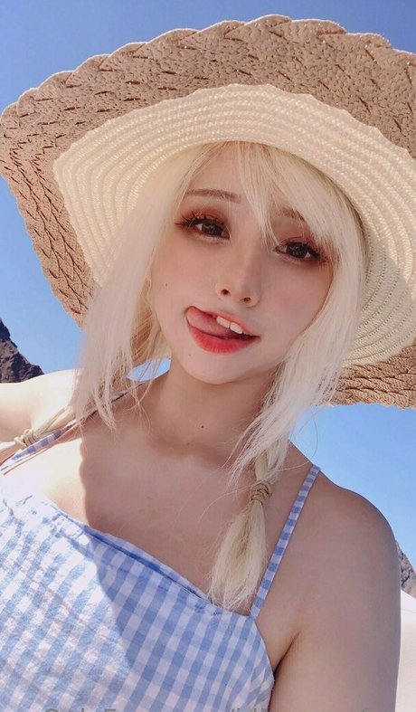 behaarte achseln onlyfans nackt erwachsene bild