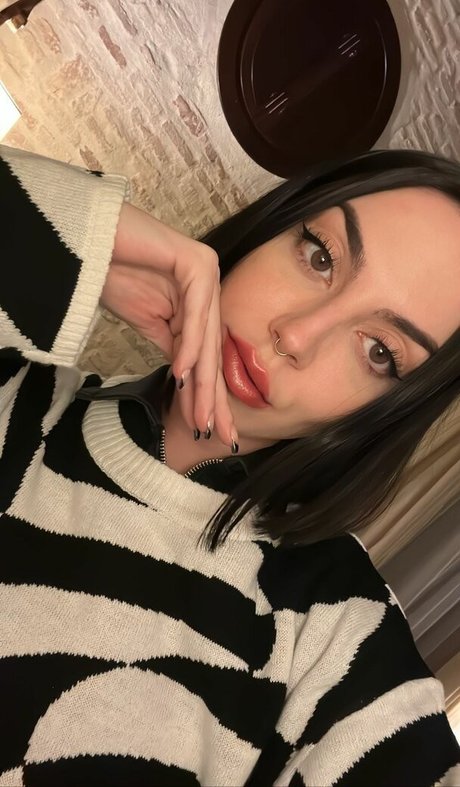 asiatische falsche titten onlyfans nacktheit freie bilder