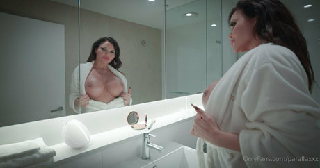 parallaxxx model nackten foto