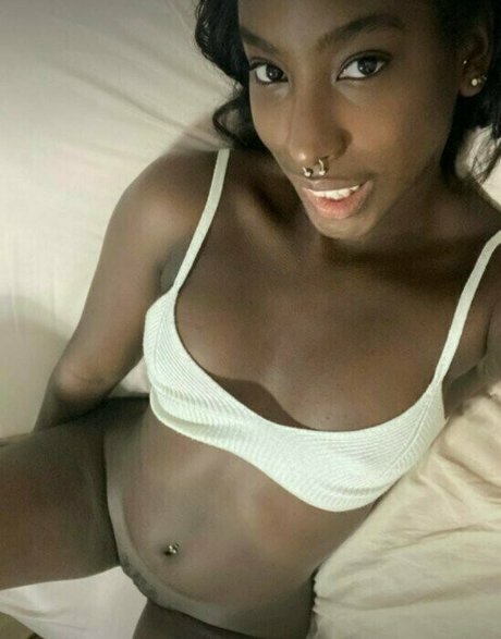 leila crystal model nackte galerien