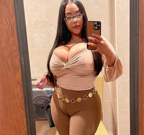 Jaki Senpai hd erotische bilder