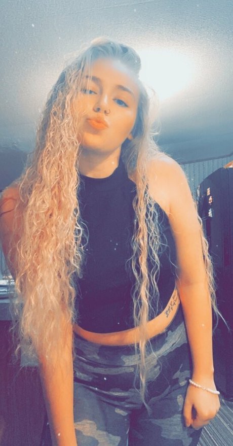 blondiebshortt schöne akt bild