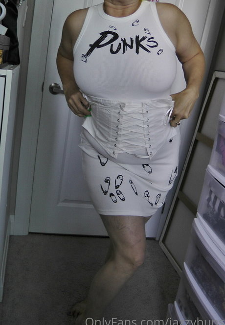 jazzybuns top akt fotos