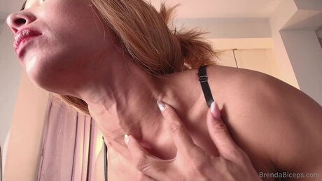 brendabiceps nackt hübsche bild
