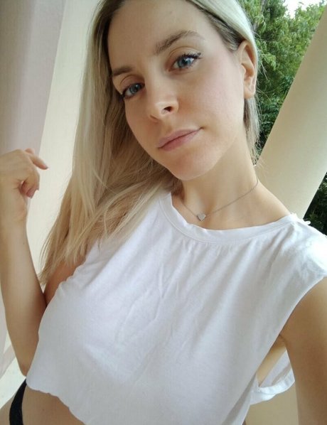 celinebbyx schauspielerin exklusive fotos