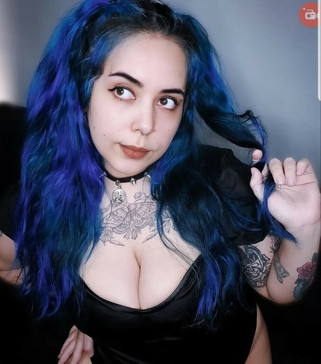 Karol Blue model exklusive bilder