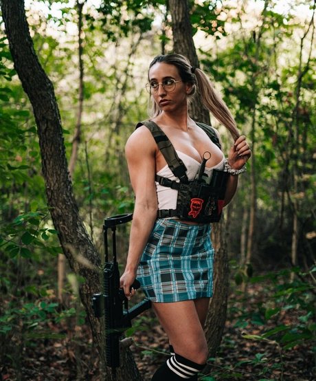 Girls With Guns hd freie bilder