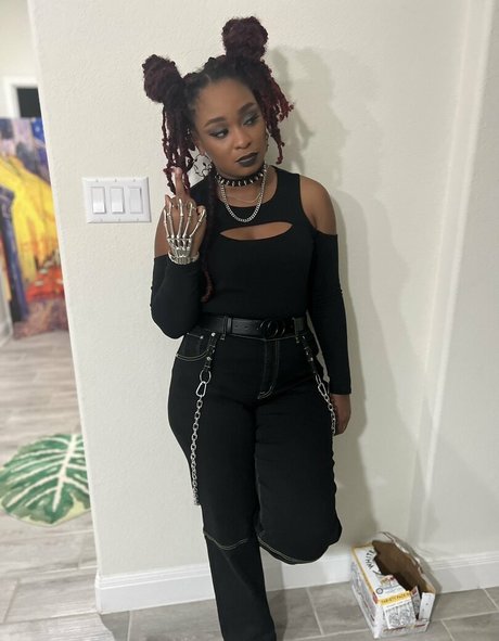 DefinedByKy nackt hübsche fotos