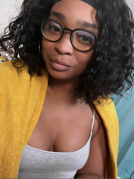 DefinedByKy hd nackten foto