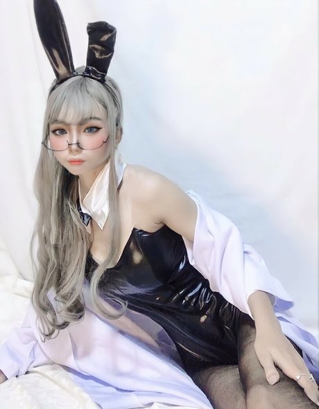 Akari Cos hübsche exklusive archiv