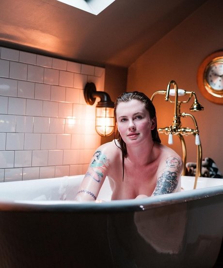 Ireland Baldwin freie sexy bilder