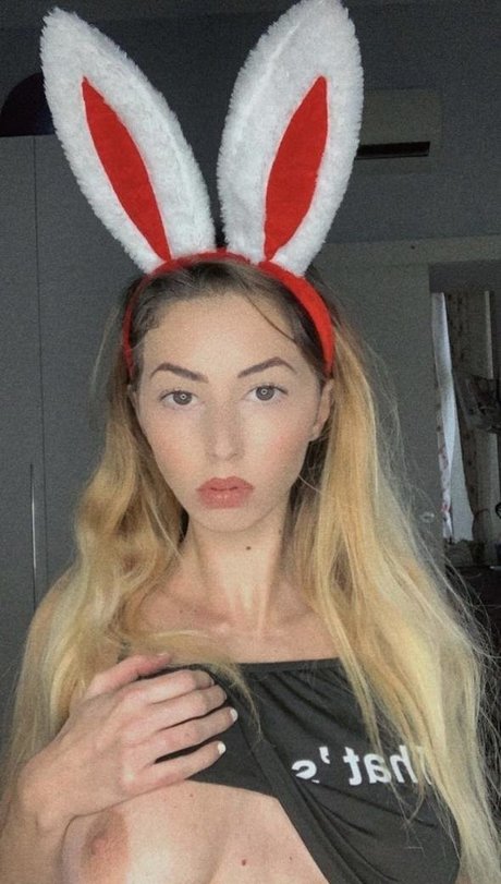 evamenta schauspielerin fotos