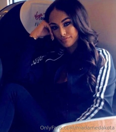 madamedakota pornostar perfekte archiv