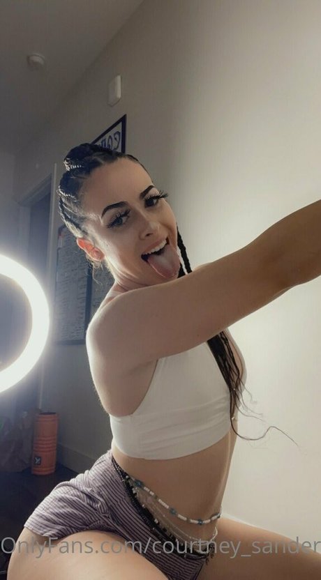 Courtney Sanderson kostenlose pornographische archiv